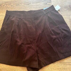 Worthington classy Pleated Pockets Trouser shorts Large Elastin Waist Burgundy